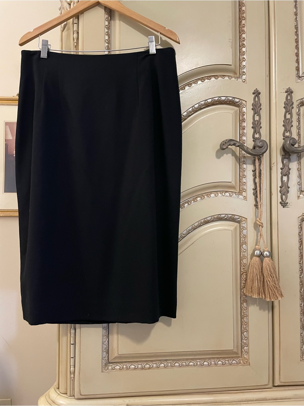 Carlisle Black Pencil Skirt - Sleek Office Staple lightweight wool, lined 16